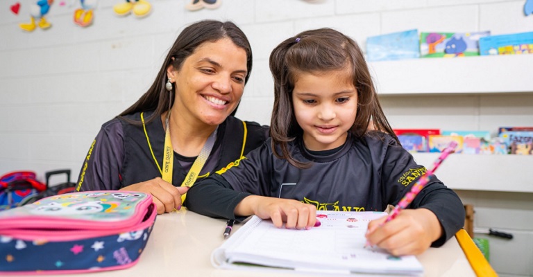Confira um guia completo  para ajudar a escolher a escola ideal para o seu filho