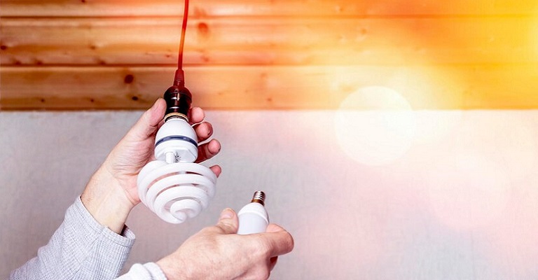 Bandeira vermelha: por que a conta de luz fica mais cara?