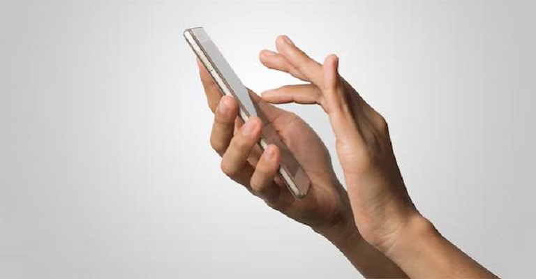 Proibir ou limitar? Especialista opina sobre os efeitos do celular no cérebro