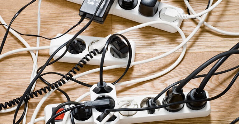 Curto-circuito: dicas para proteger eletrodomésticos durante a viagem