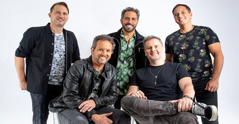 Inimigos da HP celebra 25 anos de carreira com o DVD ao vivo