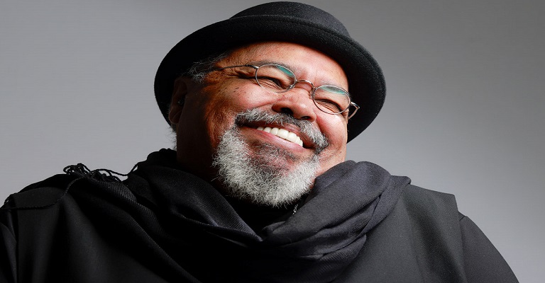 Jorge Aragão comemora 50 anos de carreira com o single “Inversão de Valores”