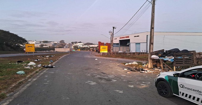 Quase 111 toneladas de lixo retiradas de rodovias