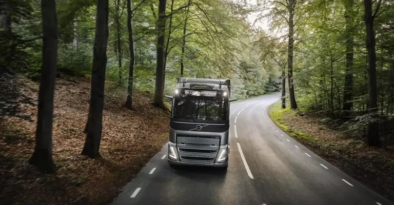 Volvo Trucks inova com sistema start/stop em “banguela” eletrônica